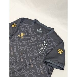 Kelme Products for Sale up to 90% Off Retail: Poshmark display picture 3